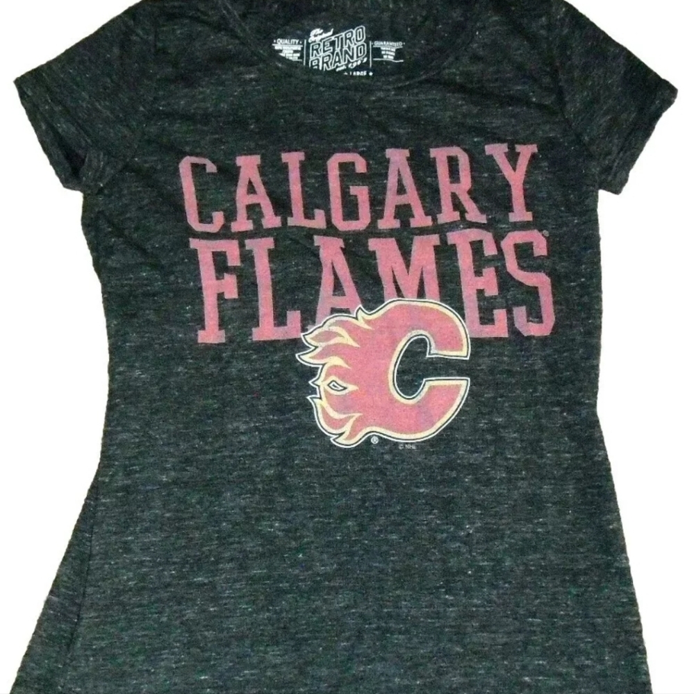 Calgary Flames Girls Kids Youth sz. Large T-Shirt New Hockey